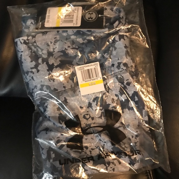 NWT Under Armour Heatgear Cropped Leggings - Picture 4 of 4